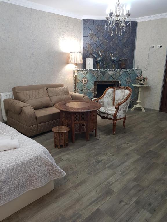 Borjomi Classic Hotel room 4